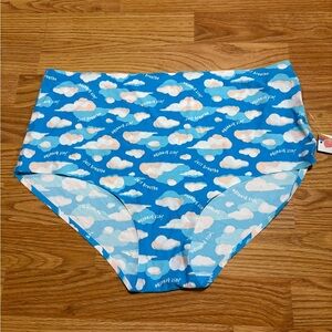 Cheek Boss  Cloud Patterned size 4XL